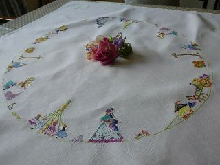 VINTAGE HAND EMBROIDERED LINEN TABLECLOTH - FLOWER CIRCLE OF VILLAGERS 5