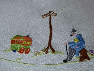 VINTAGE HAND EMBROIDERED LINEN TABLECLOTH - FLOWER CIRCLE OF VILLAGERS 6