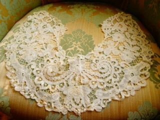 A Victrian Brussel Lace Collar C.  1890