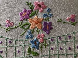 GORGEOUS VINTAGE HAND EMBROIDERED TABLECLOTH PRETTY FLORALS/TRELLIS WORK 6