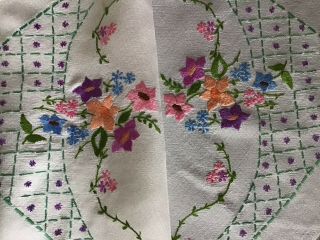 GORGEOUS VINTAGE HAND EMBROIDERED TABLECLOTH PRETTY FLORALS/TRELLIS WORK 8