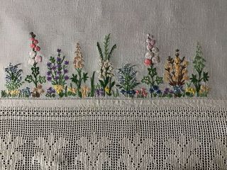 Gorgeous Vintage Irish Linen Hand Embroidered Tablecloth Floral Garden/lace