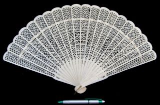 Large Antique Chinese Carved Bone Brise Export Fan Eventail 1880 - 1900 清朝