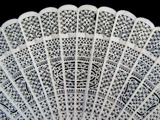 LARGE Antique Chinese Carved Bone Brise Export Fan Eventail 1880 - 1900 清朝 4