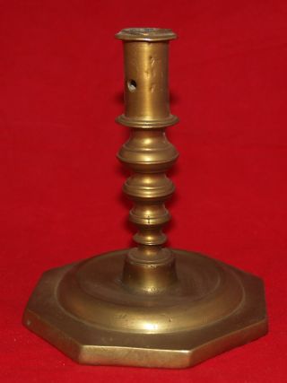 ANTIQUE 17TH 18TH CENTURY SPANISH CONTINENTAL BRASS CANDLESTICK KNOBBED STEM 3