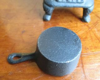 Antique Miniature Salesman Sample Cast Iron Pot Belly Pipe Stove w/ Tiny Kettle 4