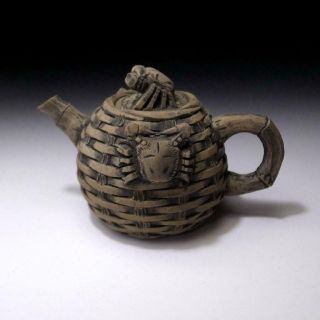 Fm17: Vintage Chinese Yixing Clay Pottery Tea Pot,  Crab