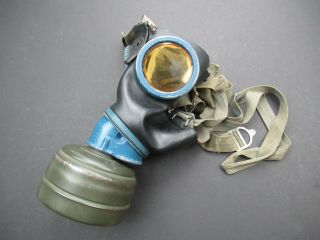 Pristine Late War 1944 Wwii German Wehrmacht Gas Mask Gm - 38 With Fe41 Filter