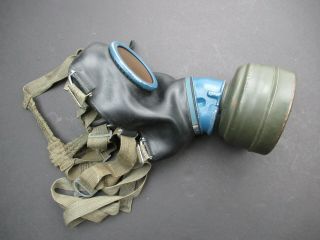 Pristine Late war 1944 WWII German Wehrmacht gas mask GM - 38 with Fe41 filter 6