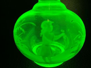 19th Century Victorian Mary Gregory Uranium Vaselin Glass Decanter Scent Bottle 2