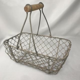 Vintage Wire Primitive Chicken Egg Basket W/ Wooden Handle