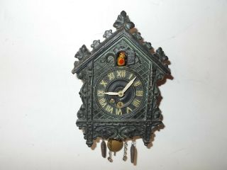 Lux Keebler Miniature Verde Green Lacy Edge Pendulette Clock Circa.  1940