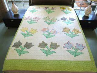 NEEDS LAUNDERING: Vintage All Cotton TULIPS Applique Quilt; 77 