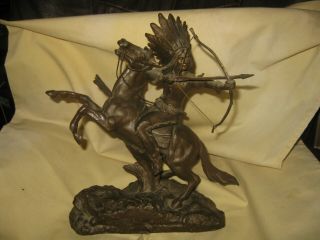 Early 20th Century Bronzed Metal Indian Shooting Bow On Wounded Horse Figurine