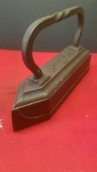 Old Antique Vintage Primitive Sad iron cast steel No 4 E&H MFG CO rare 3