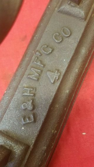 Old Antique Vintage Primitive Sad iron cast steel No 4 E&H MFG CO rare 4