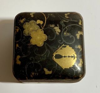 A 19th century Japanese Meiji period lacquer box and cover. 3