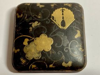 A 19th century Japanese Meiji period lacquer box and cover. 7