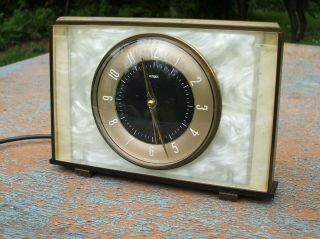 Vintage Art Deco Metamec Mantle Clock Faux Mother Of Pearl Lucite Electric Gwo