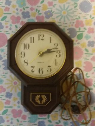 Vintage Spartus Wall Clock Electric