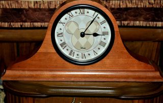 Vintage Mickey Mouse Quartz Wood Mantle Clock Made In Usa Keeps Good Time Rare