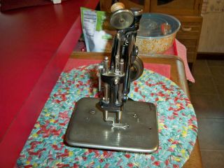 Antique Willcox Gibbs Miniature Chain Stitch Sewing Machine 3