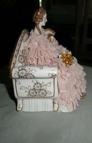 STUNNING DRESDEN LACE SEATED LADY ON SOFA PORCELAIN FIGURINE 2