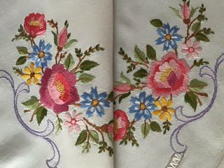 GORGEOUS VINTAGE HAND EMBROIDERED TABLECLOTH FLORALS 4