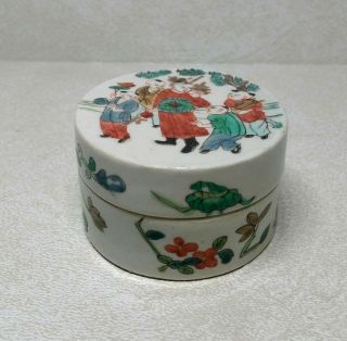 Antique Chinese Famille Verte Porcelain Covered Box 19th Century