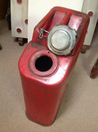 Vintage USMC Dot - 5L - 20 - 5 - 83 U.  S.  Military Jerry Can / Gas Tank,  Red 4
