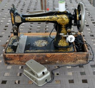 Antique Vintage 1901 Model L1028776 Singer Sphinx Sewing Machine,  Great