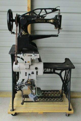 Vintage SINGER 29 - 4 Cobbler Leather Treadle Sewing Machine Converted to Electric 6