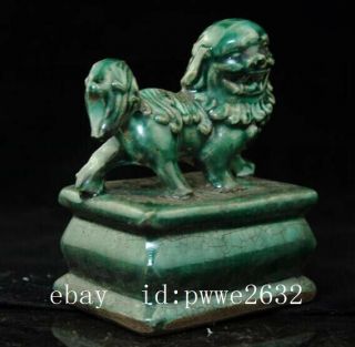 CHINESE old PORCELAIN lion statue seal c01 3