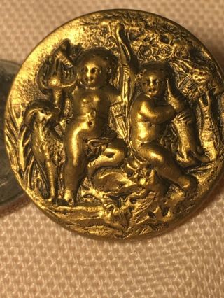 Rare 19th Century Antique Brass Button " Putti With Game " Eingetr,  Muster.  Dog