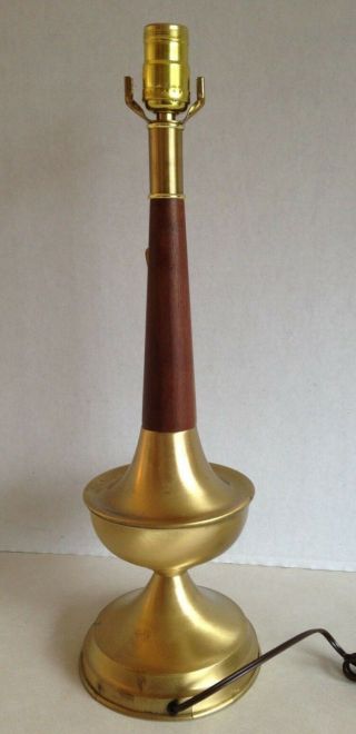 Vintage Mid Century Modern Schrader Table Lamp Brass And Walnut 20 " (m)