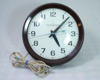 VTG GE model 2008A General Electric school wall clock 10.  5 