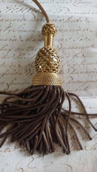 Delicieux Antique French Gold Metal Wire Thread Petite Tassel Key Tassel C1850