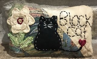 Primitive “black Cat” & Flower Shelf Pillow - Made From Vintage Quilt