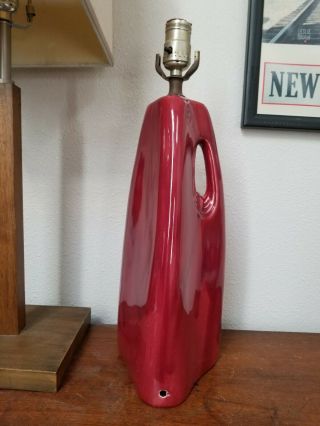 VINTAGE MID CENTURY ART DECO RED/MAROON LEAVES CERAMIC ABSTRACT TABLE LAMP 3