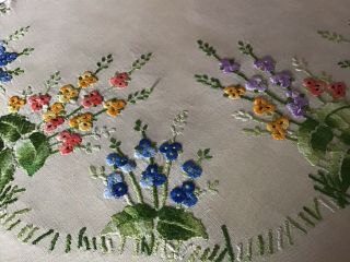 GORGEOUS VINTAGE IRISH LINEN HAND EMBROIDERED TABLECLOTH PRETTY FLORAL CIRCLE 5