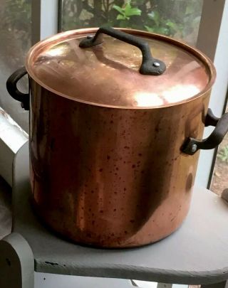 Antique Vintage Heavy Copper Pot.  2 Gallon Cast Iron Handle