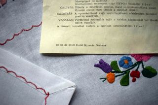 Vintage Hungarian KALOCSA Hand Embroidered Tablechlot,  4napkin / certified 7
