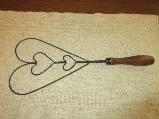 Primitive Twisted Wire Rug Carpet Beater Triple Heart Design Wooden Handle 14 "