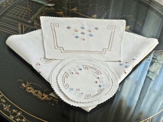Fabulous Antique Irish Linen Hand Crafted Tea Cosy Tablecloth 4 Doilies C 1920 