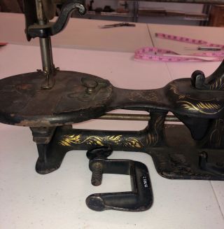 ANTIQUE EARLY HANDCRANK SEWING MACHINE Stenciled Quality Design Museum Find 2