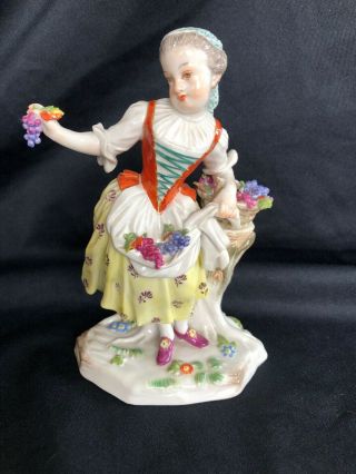 Meissen Early 19th Century Figurine Of A Girl With The Basket Of Flowers & 