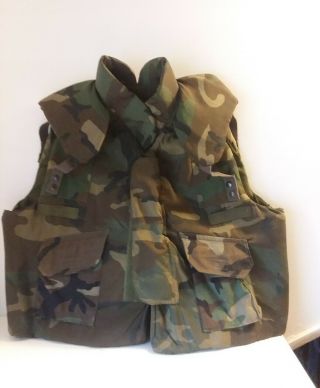 U.  S.  Military Flack Jacket Fragmentation Vest Woodland Camo Gi Issue Xl