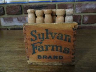 Vintage Primitive Wood Cheese Box,  90 Wooden Clothespins Farm House Laundry 2