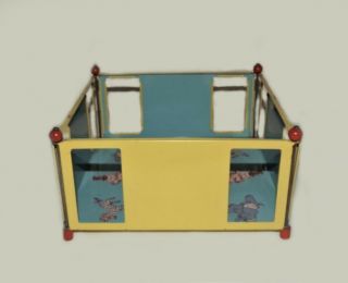 VINTAGE 1930 ' s J.  Chein & Co.  TIN DOLL FURNITURE Yellow & Blue BABY ' S PLAYPEN 2