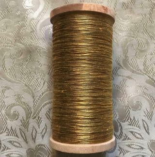 330g VERY LARGE WOODEN REEL VINTAGE FRENCH GOLD METAL THREAD 3. 8